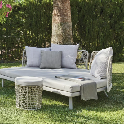 EMMA-DAYBED-Garden-daybed-Varaschin-614627-rel2d1c6bc.jpg
