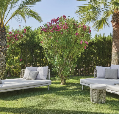 EMMA-DAYBED-Garden-daybed-Varaschin-614627-rel2eb25106.jpg