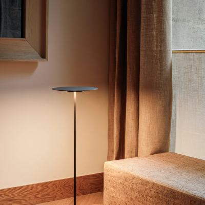 FLAT-Metal-floor-lamp-Vibia-468837-rel9cc86996.jpg