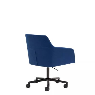alya_andreu_world_SO1537_armchair_2.webp