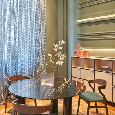 Table Pilotis Claouey Milan