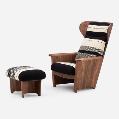 688Z-Twenty-Five-Bergere-Chair-with-Manta-Lido-Preto-_-Cru-in-Danish-oiled-walnut-by-De-La-Espada-Atelier_WEB.jpg