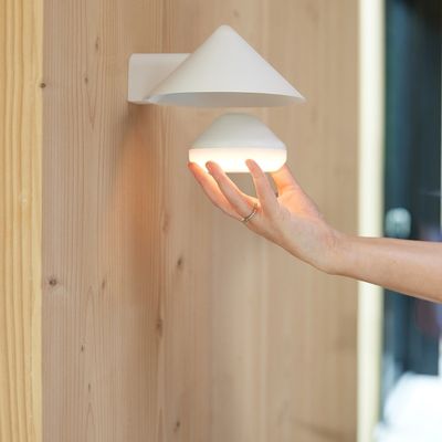 Grasp Portable Wall Lamp — F R A N D S E N