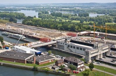 lanaye-lock-bridge-the-bridge-construction-features-two-90%C2%B0-bends.jpg?width=470&height=264&fit=bounds&format=pjpg&auto=webp&optimize=medium