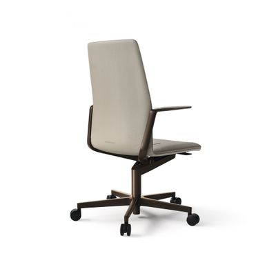 Leadchair_Evo_08_jpg_17d5073c3d.jpg