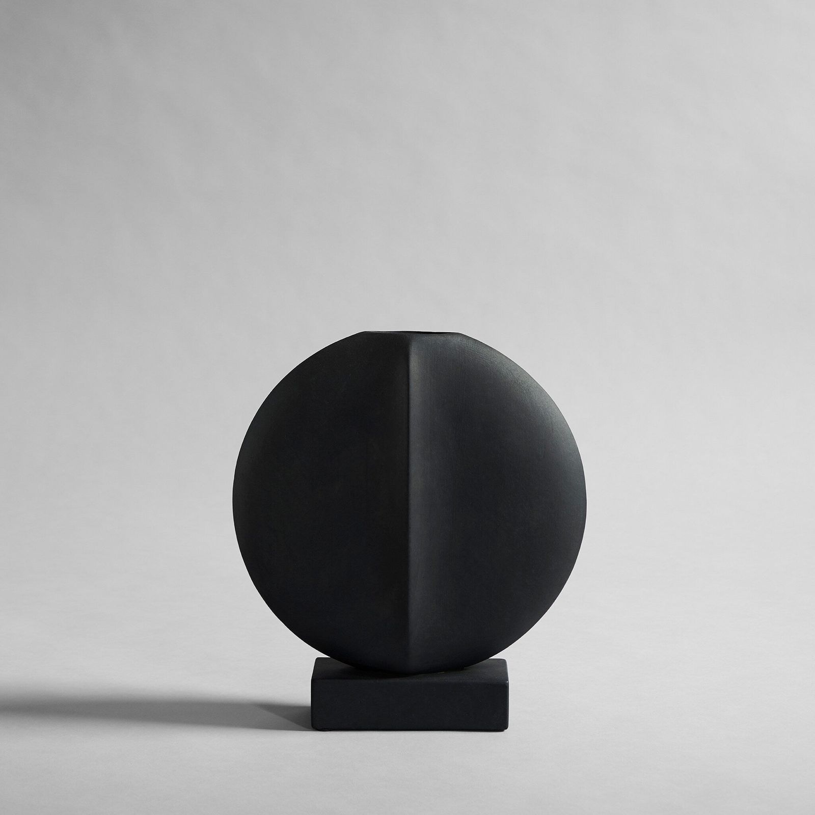 Guggenheim Vase, Mini - Black by 101 copenhagen