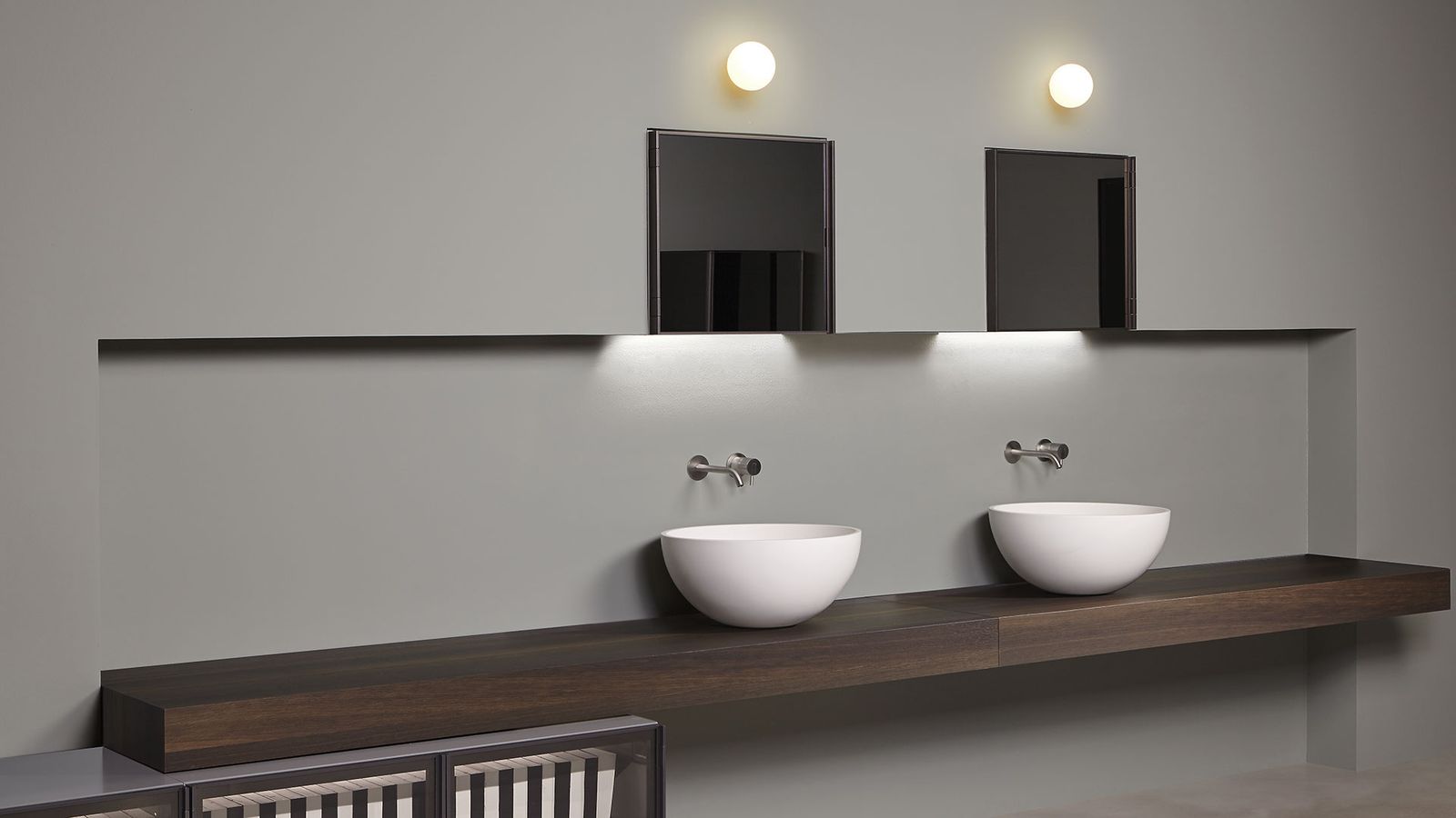 Bespoke bathroom mirror by Antoniolupi