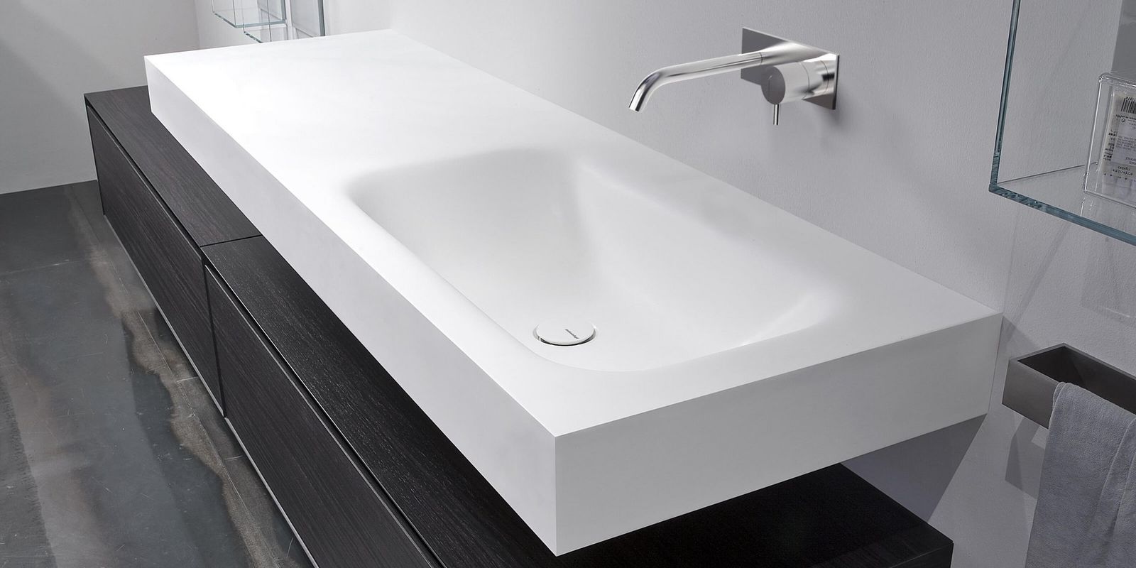 Segno washbasin integrated in the top by Antoniolupi