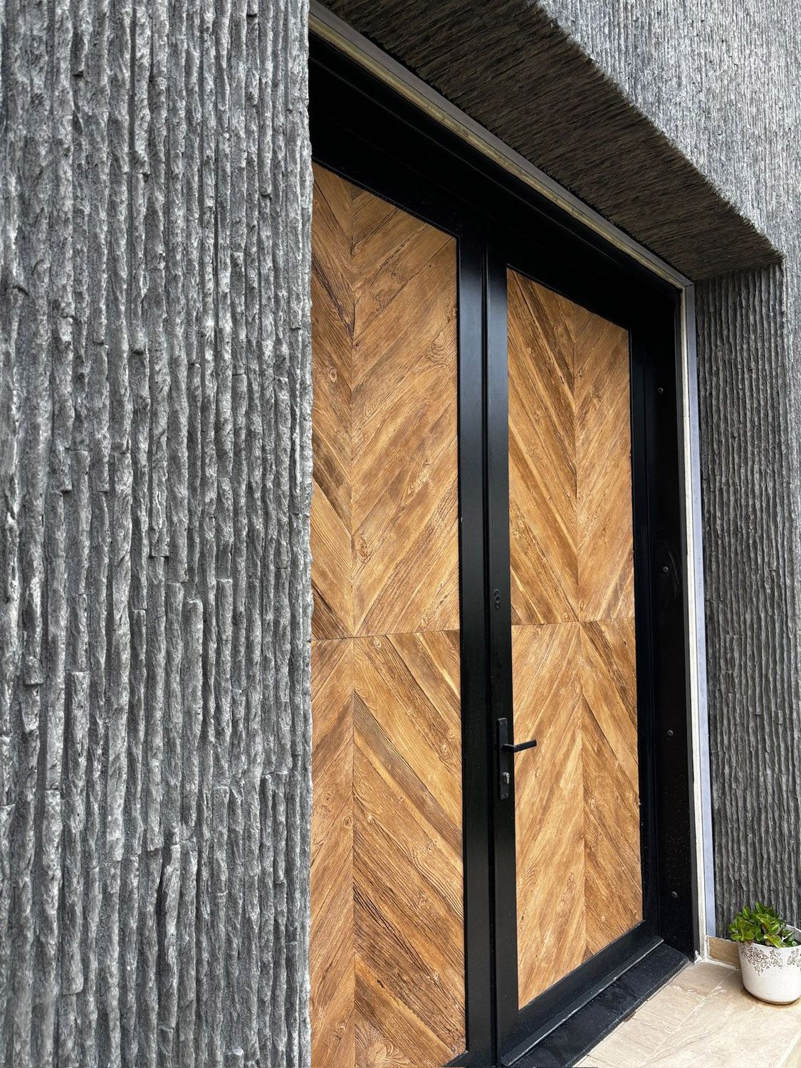 Kors by Artstone Panel Systems