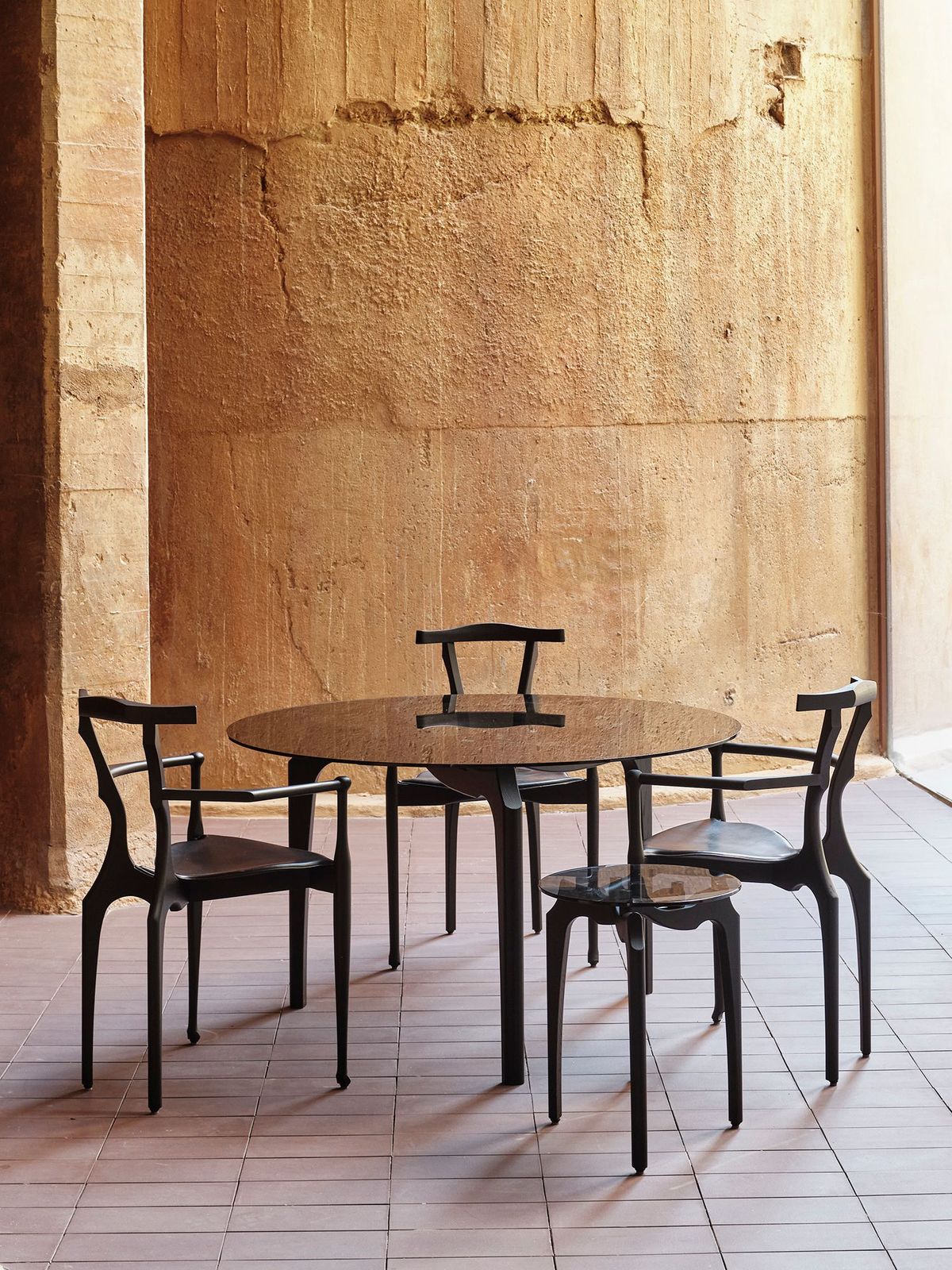 CARLINA DINING TABLE ROUND by BD Barcelona Design