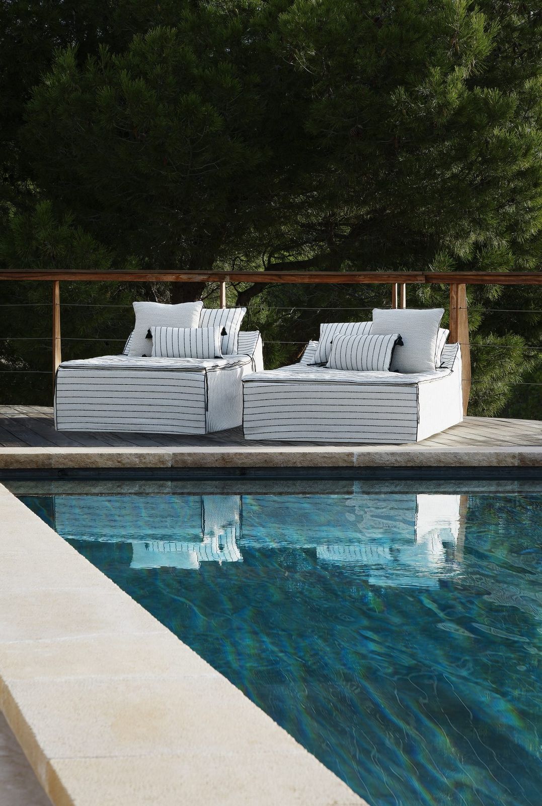 Chaise Longue Outdoor Liberty Casbah / Fabriqué en France by Bérengère Leroy