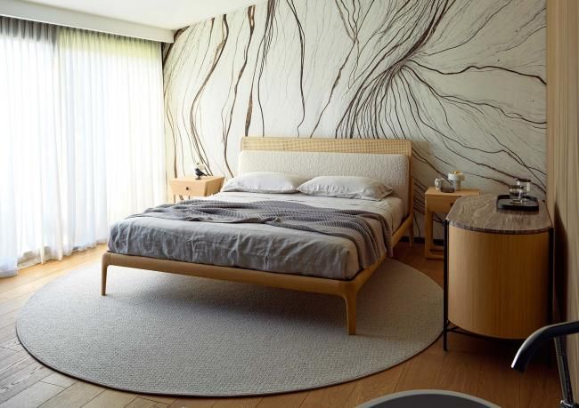 East Side solid oak bed by BertO