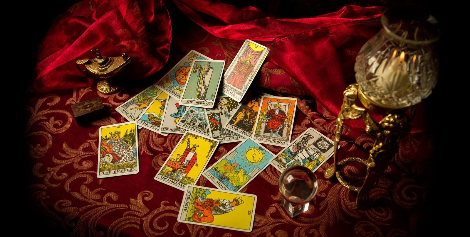 Idee Regalo Online: Acquista Carte Tarocchi e Accendini sul Nostro Shop by Biliardi MBM srls