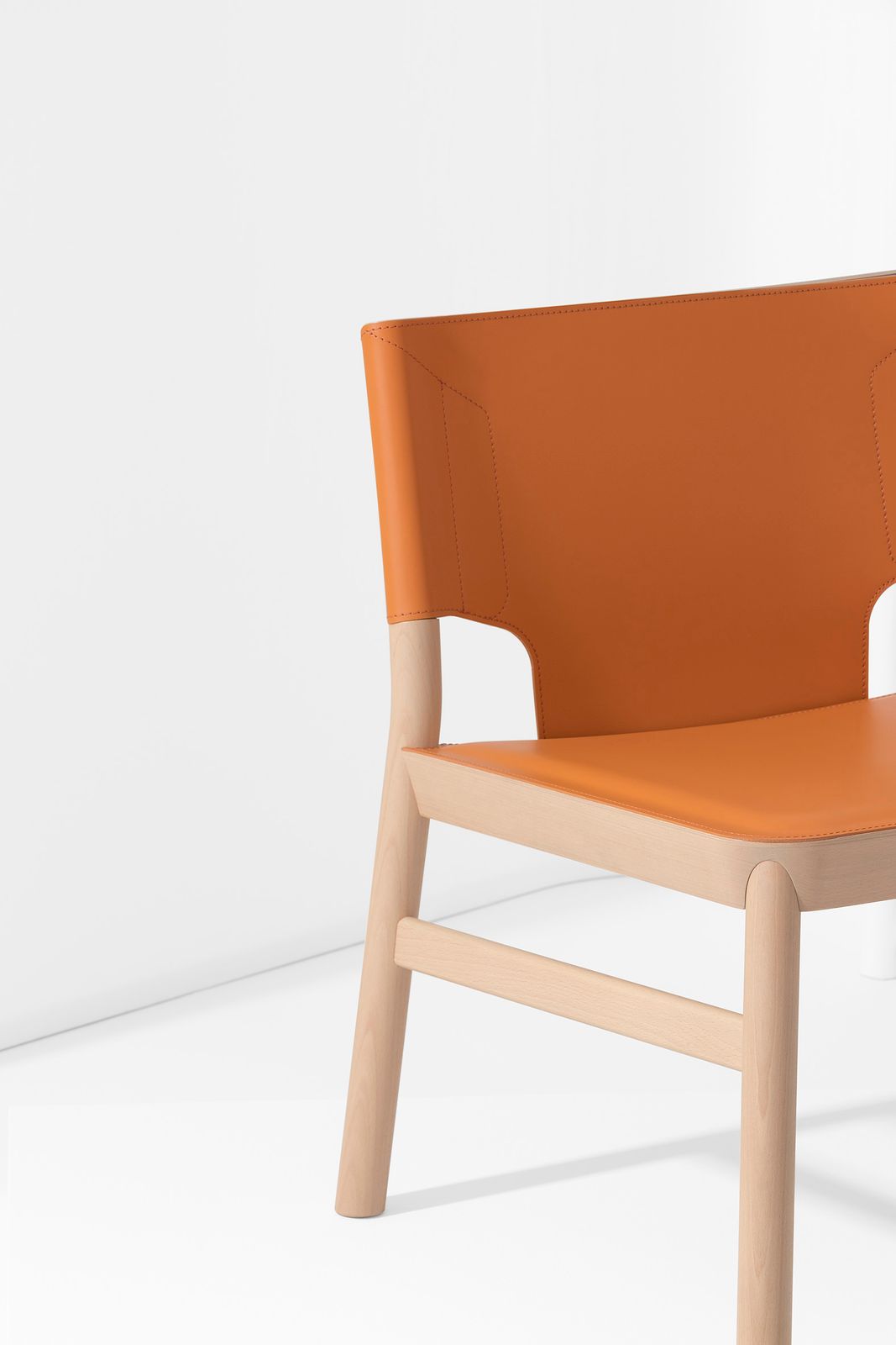 MARIMBA 113 - Beech and leather stool by Billiani
