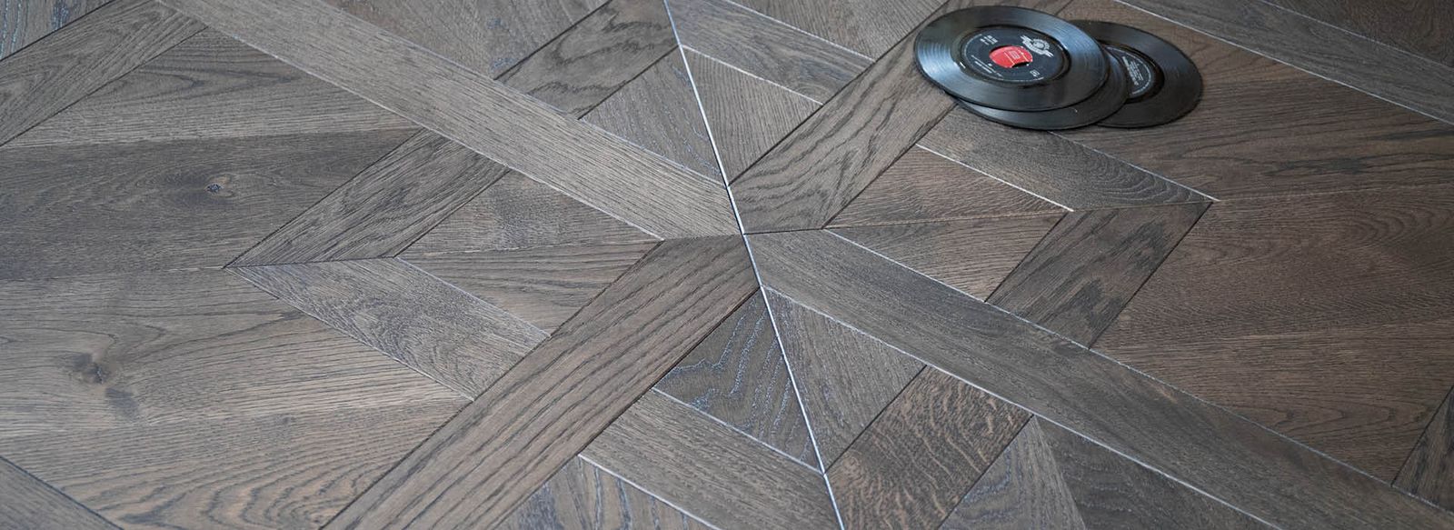 Antique Dark Oak Pattern by Cadorin Group