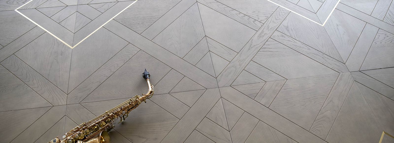 Turtledove Oak with metal inserts Pattern by Cadorin Group