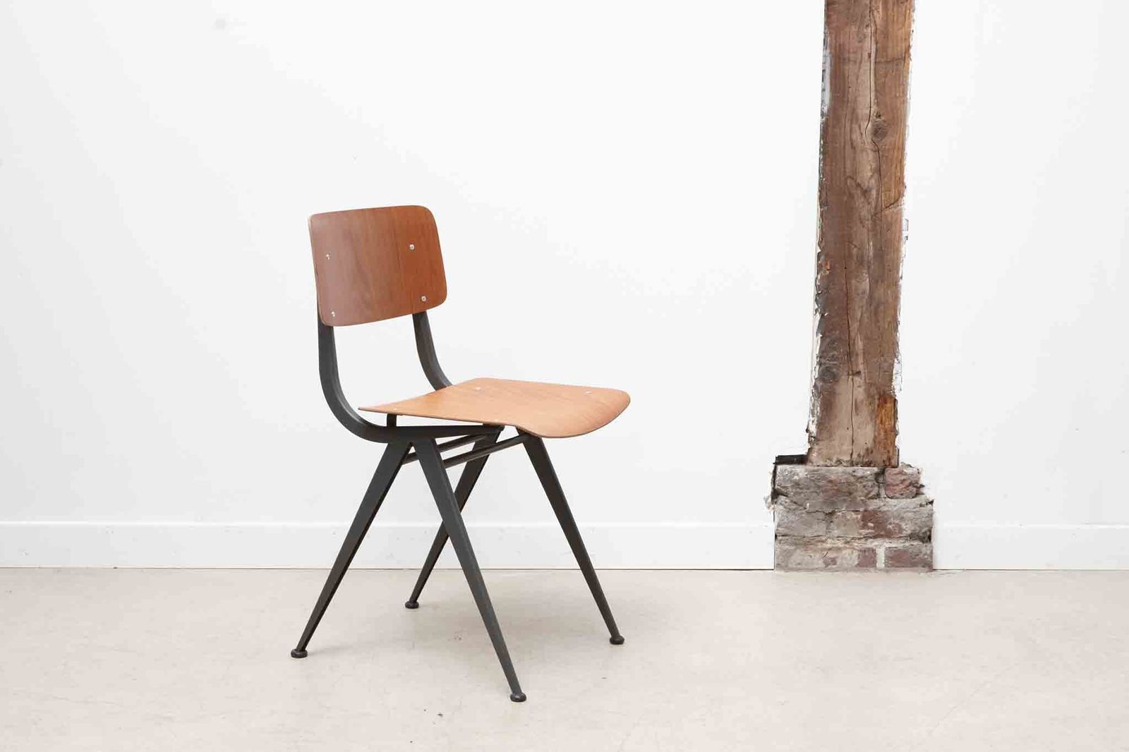 Chaise vintage années 60 style Friso Kramer by Cartel de Belleville
