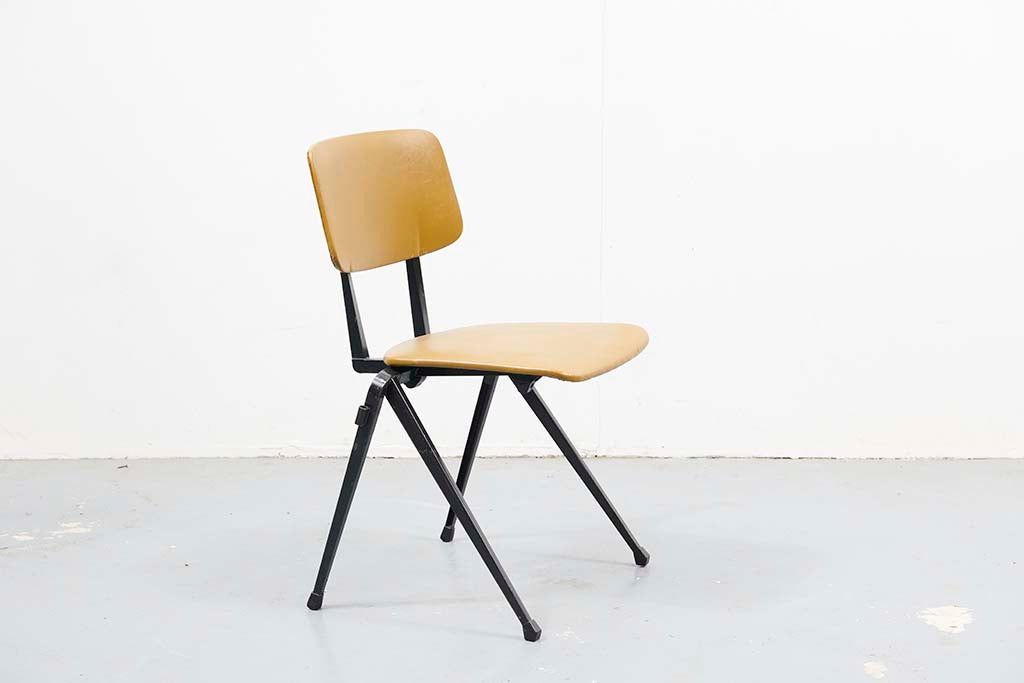 Chaise vintage Galvanitas S17 Olive et Noir by Cartel de Belleville