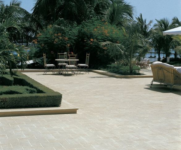 Ardesia - Indoor/outdoor porcelain stoneware flooring with stone effect by Casalgrande Padana