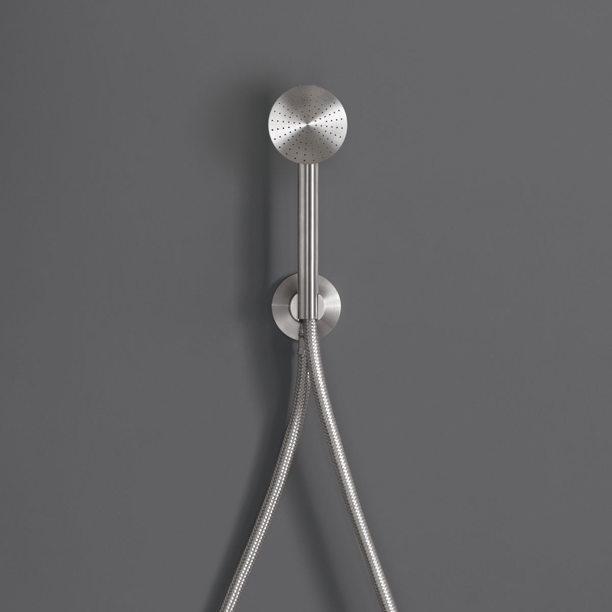 HAND SHOWERS AND BRACKETS FRE94 by Ceadesign