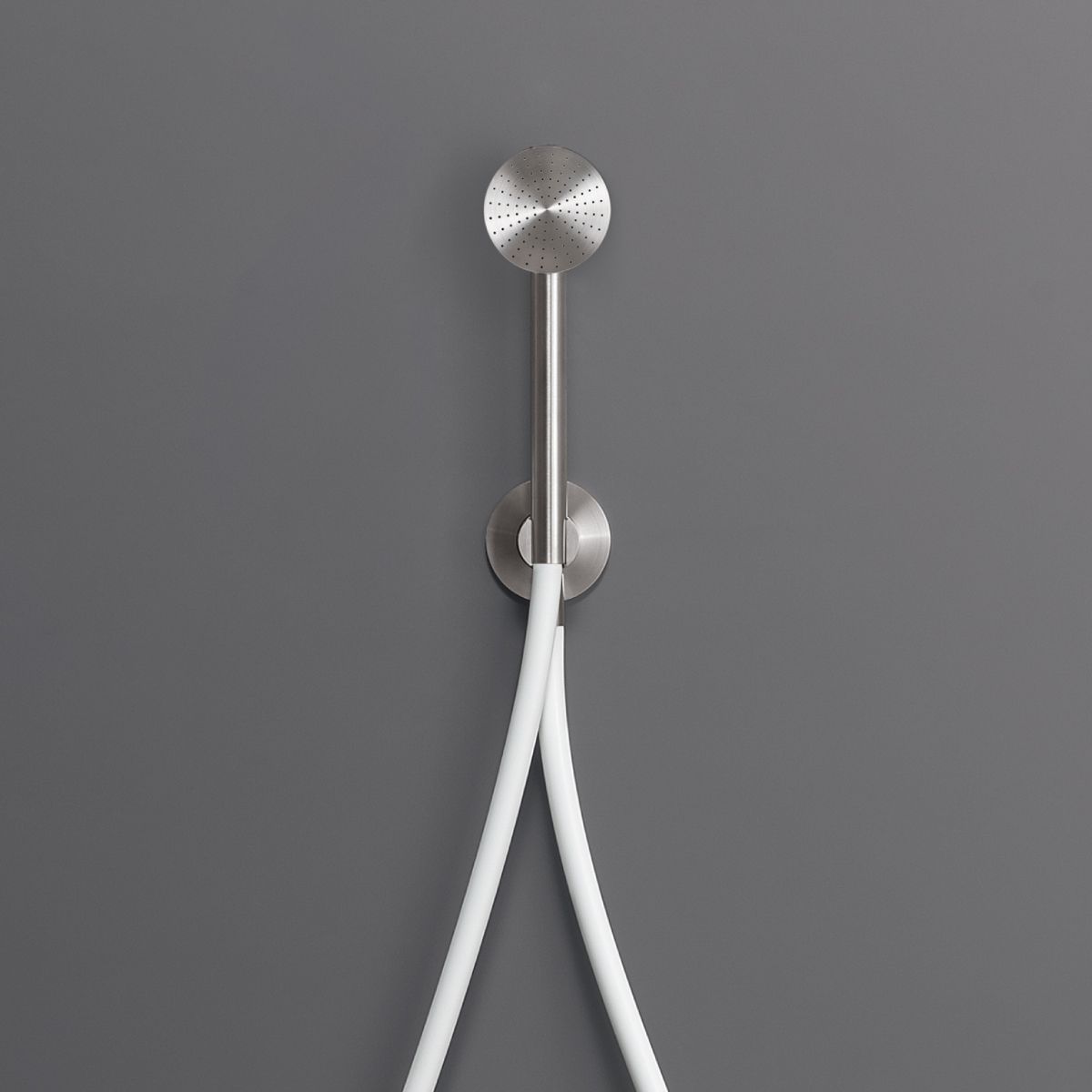 HAND SHOWERS AND BRACKETS FRE95 by Ceadesign