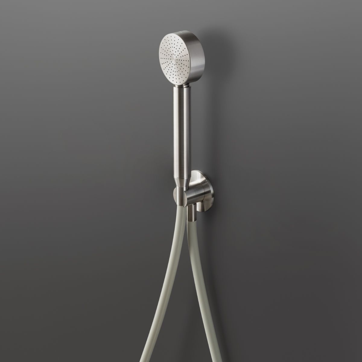 HAND SHOWERS AND BRACKETS LTZ90 by Ceadesign
