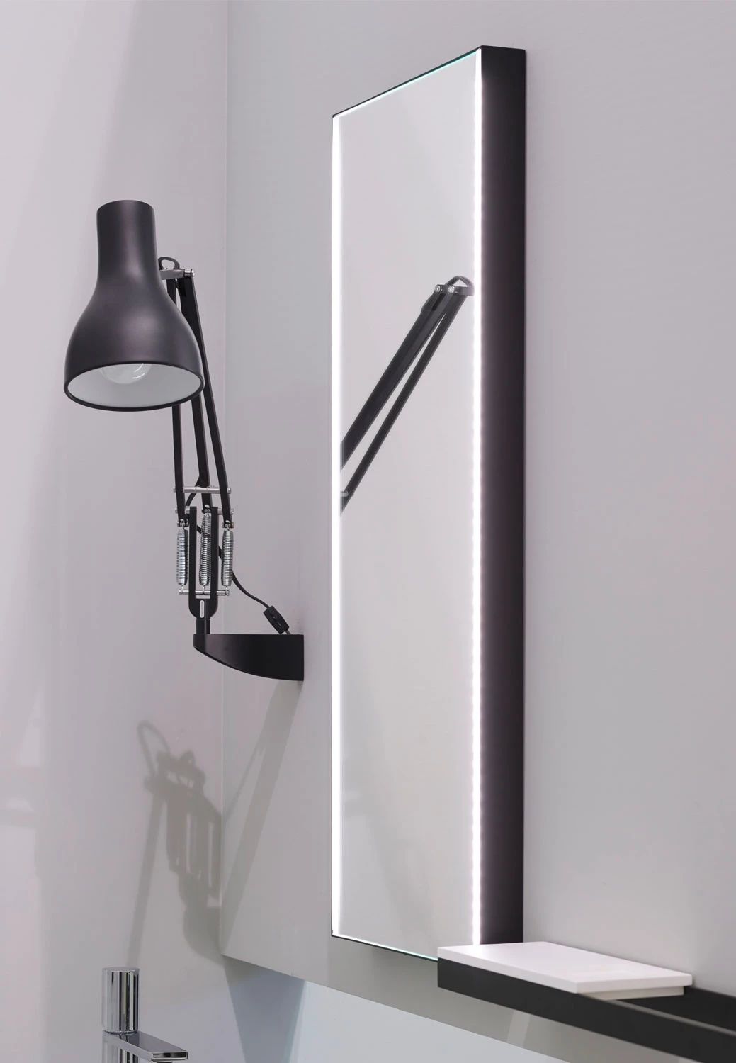 Argo mirror wall-hung installation by Ceramica Cielo