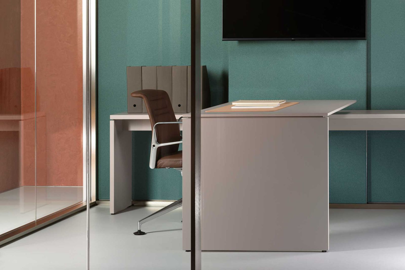 Bridge - office workstation system by Citterio