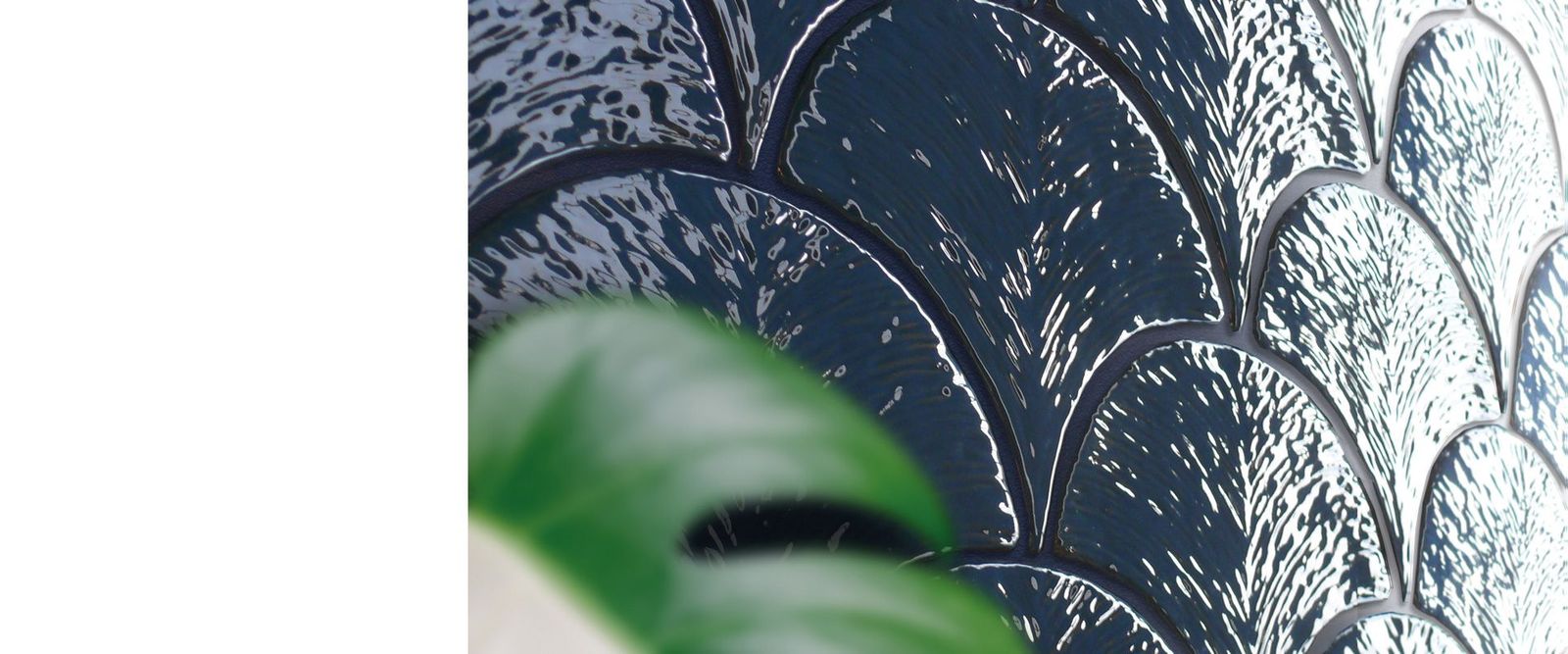 CODA DI PAVONE - Majolica wall tiles by Danilo Ramazzotti