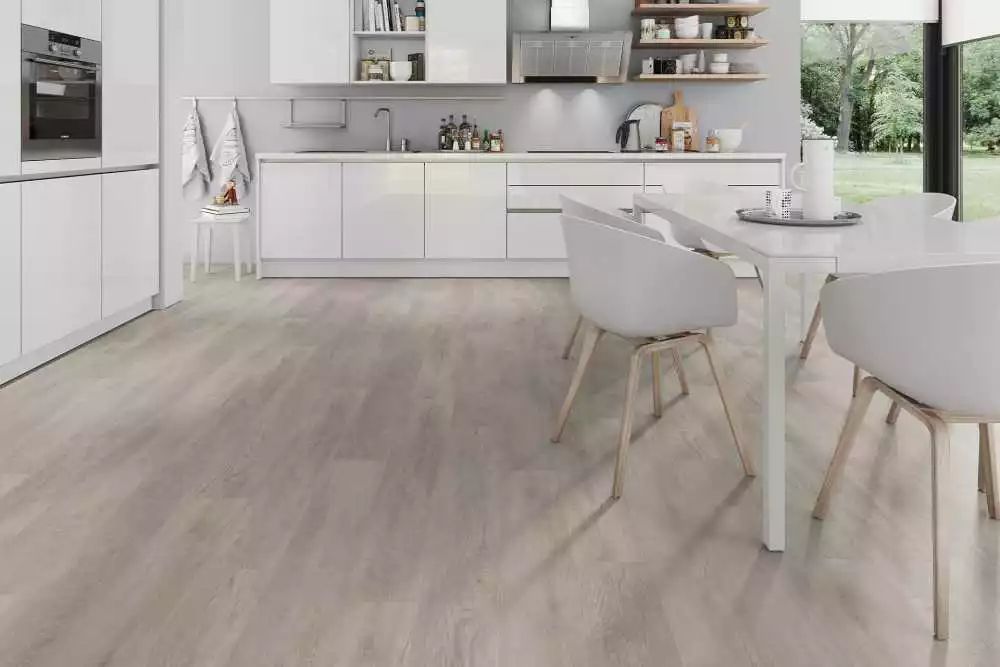 Solide Old Oak Light Beige XL vinyl flooring by Décoplus Parquets