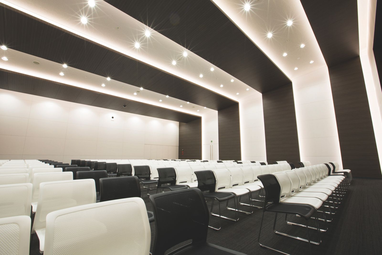 3M DI-NOC Architectural Finishes Corporate Auditorium by Designtex