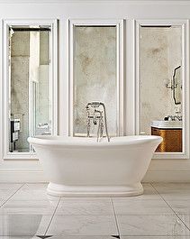 Aurora White Bathtub by Devon&Devon