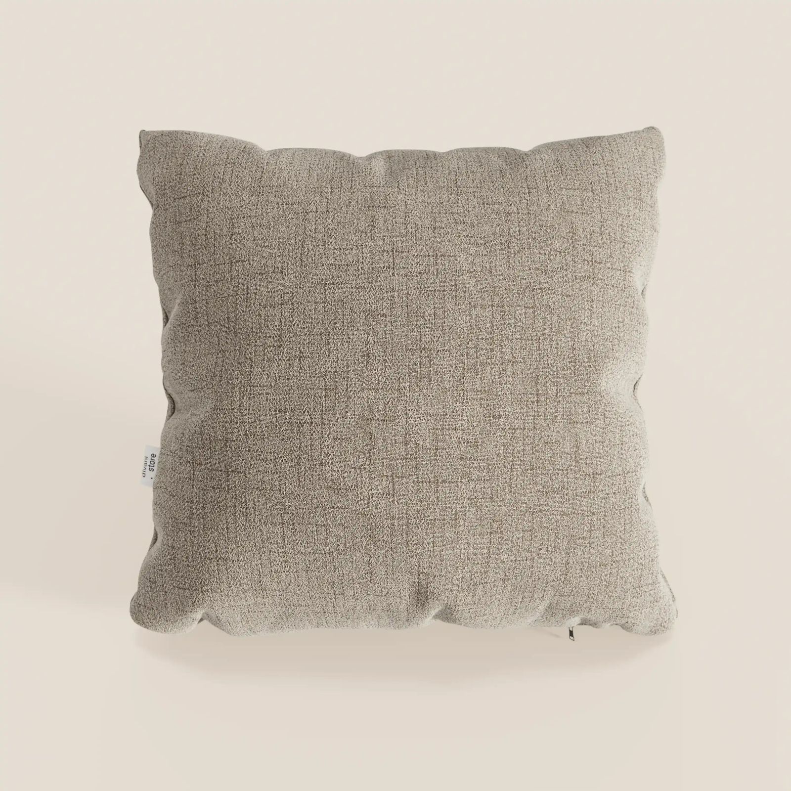 Felis cushions disponibili in various colours made in fabric soft water-repellent by Divani Store