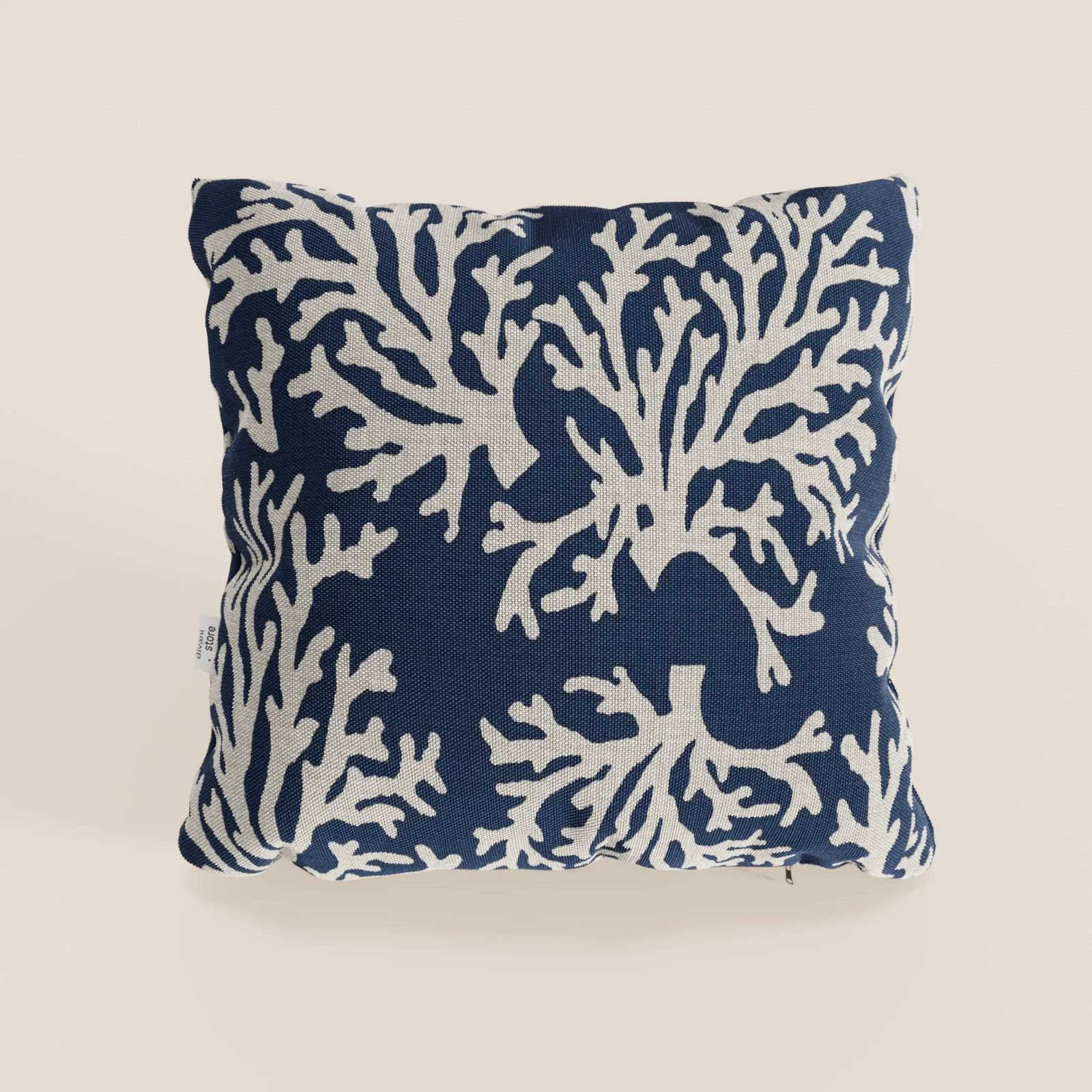 Nautilus collezione di cushions in varie fantasie stile marino in fabric water-repellent by Divani Store