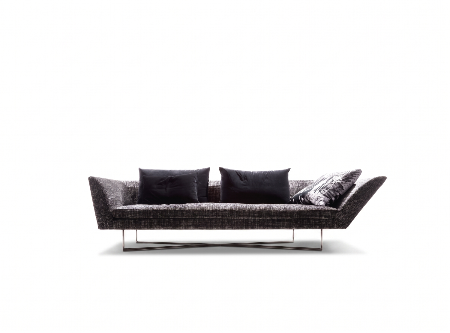 Little wings low Sofa by ERBA ITALIA