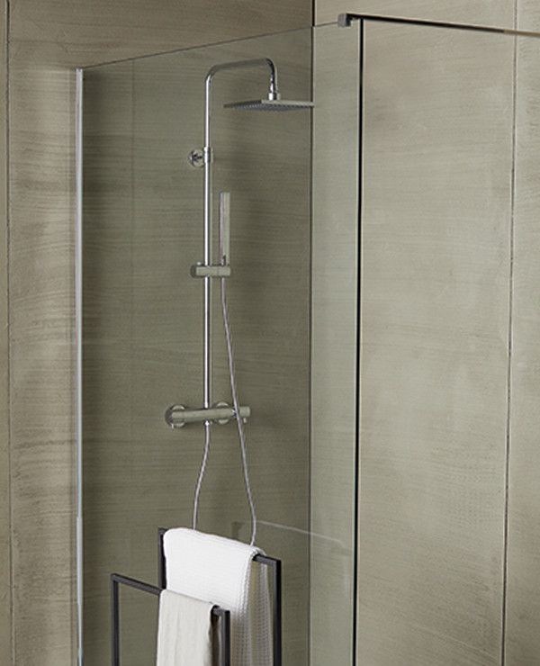 Colonne ed aste doccia by Ercos