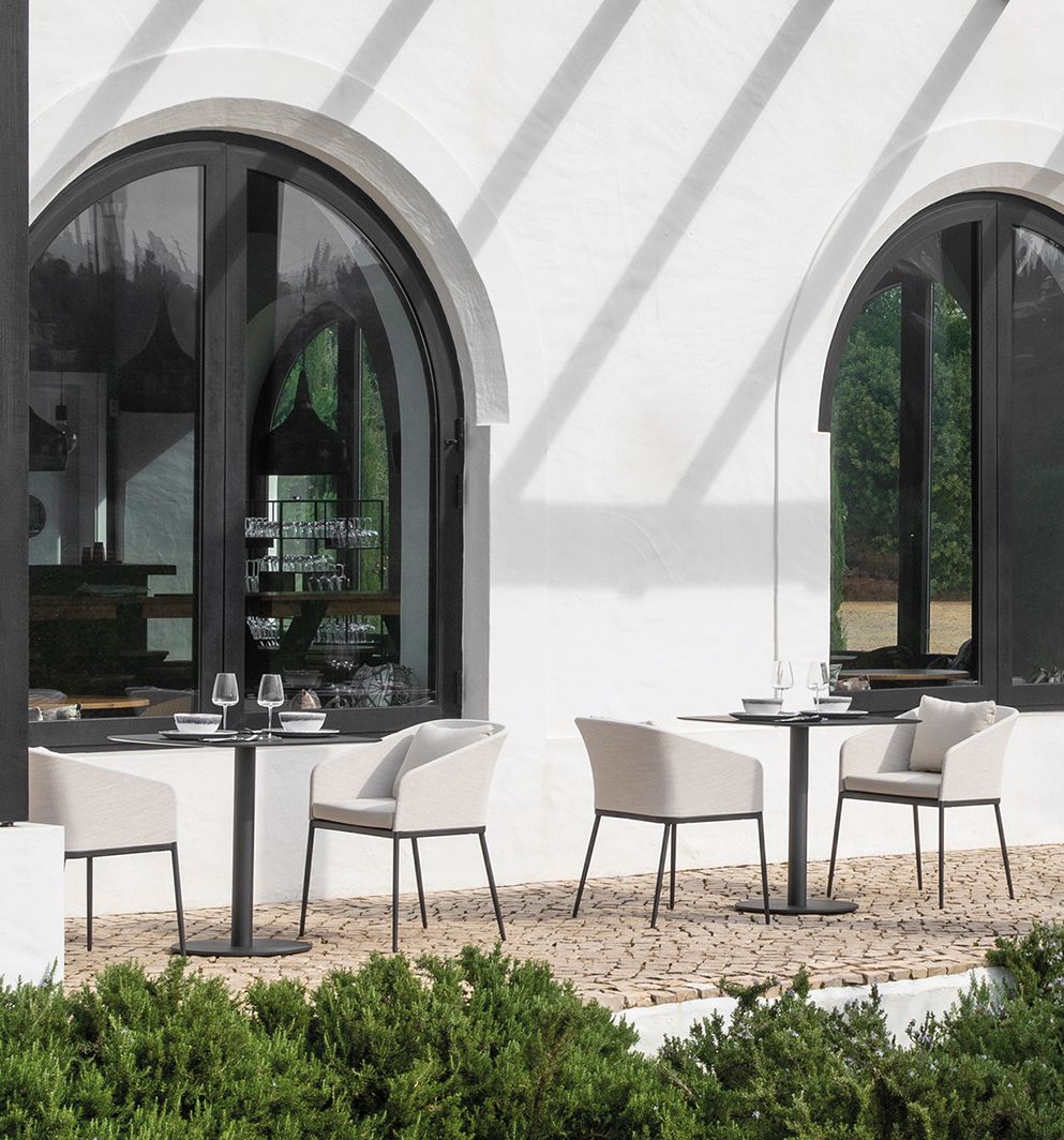 Flamingo outdoor dining table | Outdoor Furniture by EXPORMIM