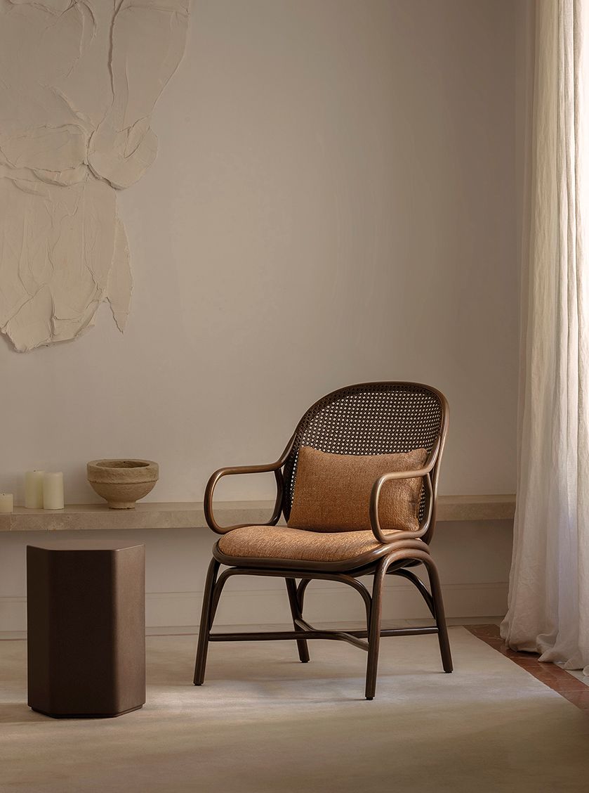 Frames upholstered low backrest armchair | Indoor Furniture by EXPORMIM