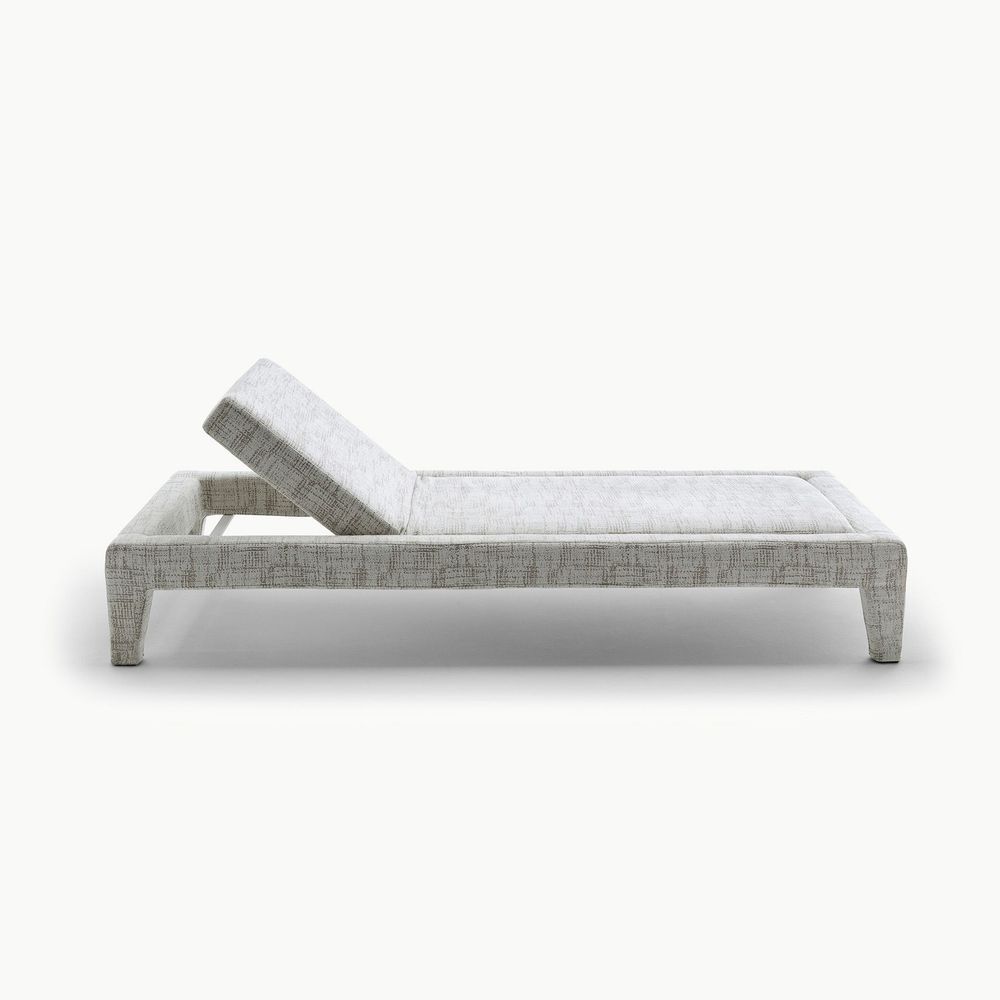 Moonlight Soft Sun Lounger by Exteta