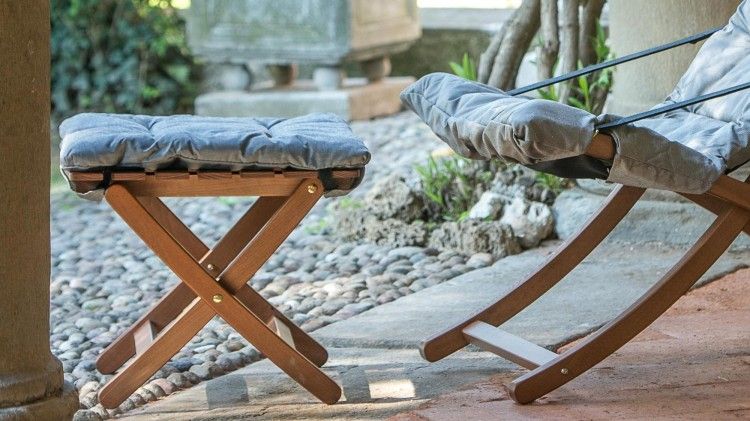 MATTY SOFT - Sgabello/poggiapiedi da esterno in legno di faggio color noce by Fiam srl