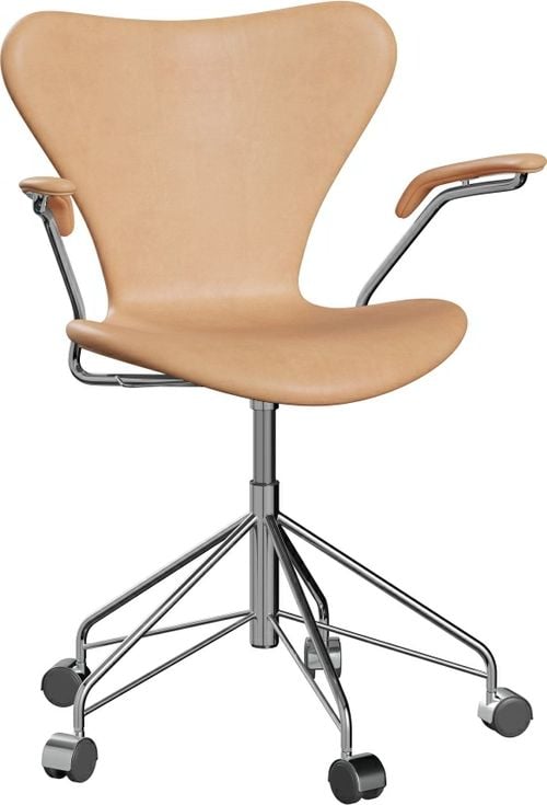 Series 7™ by Fritz Hansen