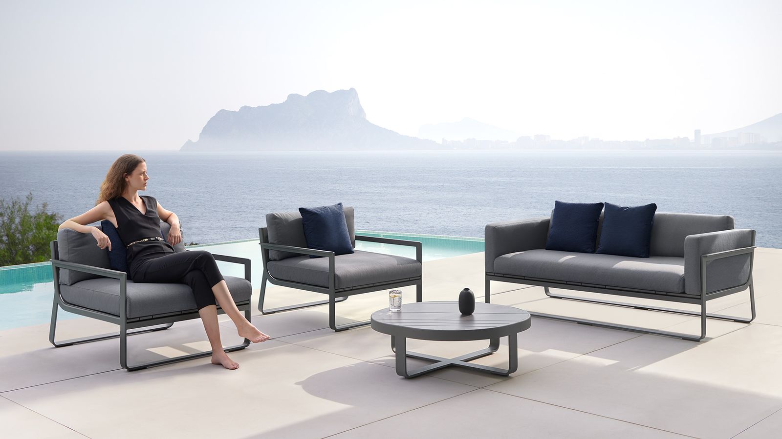 Flat 2 Seat sofa by GANDIABLASCO