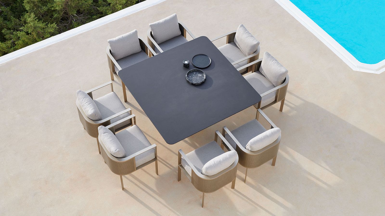Solanas Dining table 140 by GANDIABLASCO