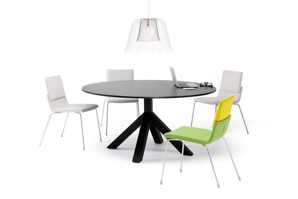 Triennial Classic chair by Gispen