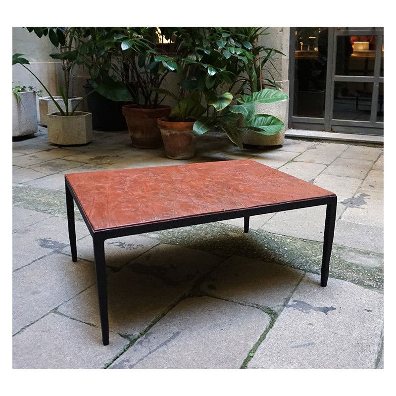 EMPREINTES Red coffee table by ICI ET LÀ