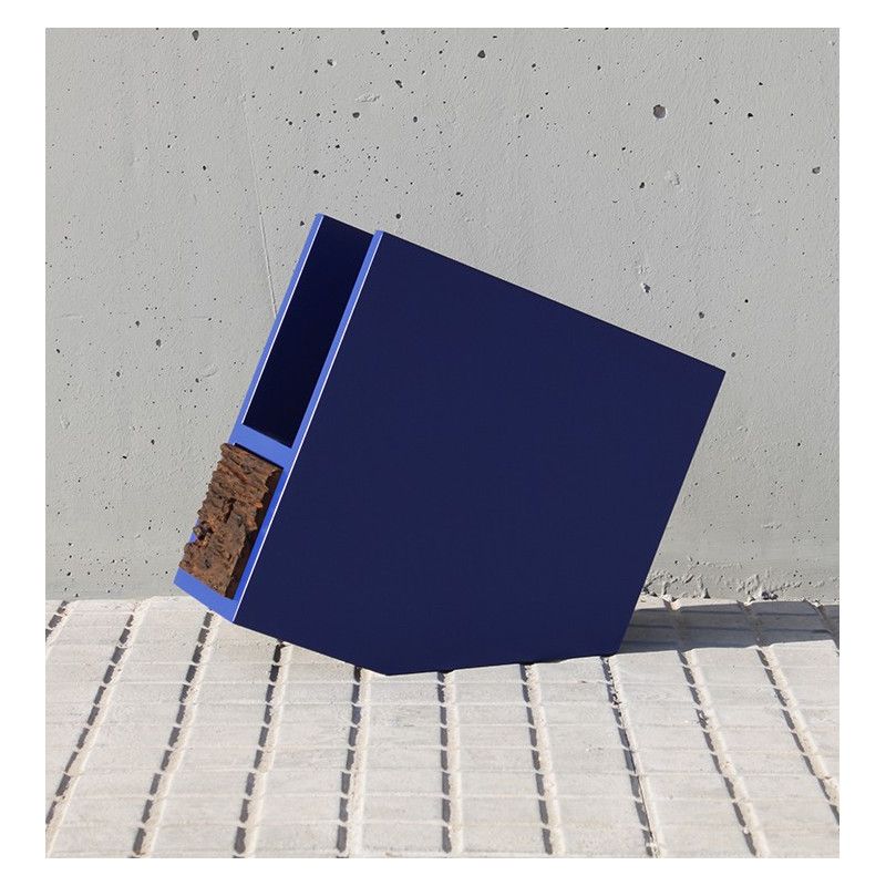 M BLUE magazine rack by ICI ET LÀ