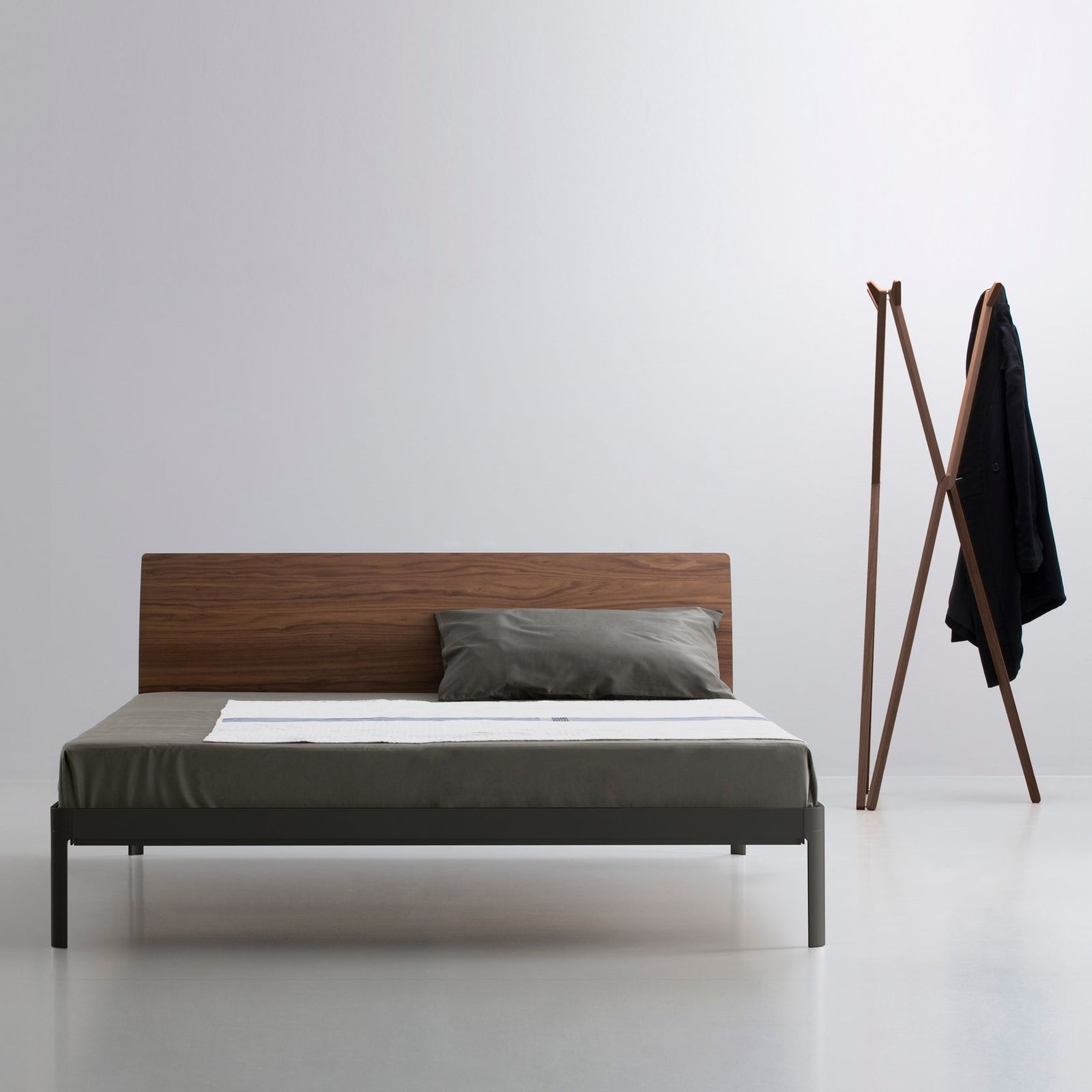 Min Bed AluAlu by isOnAir