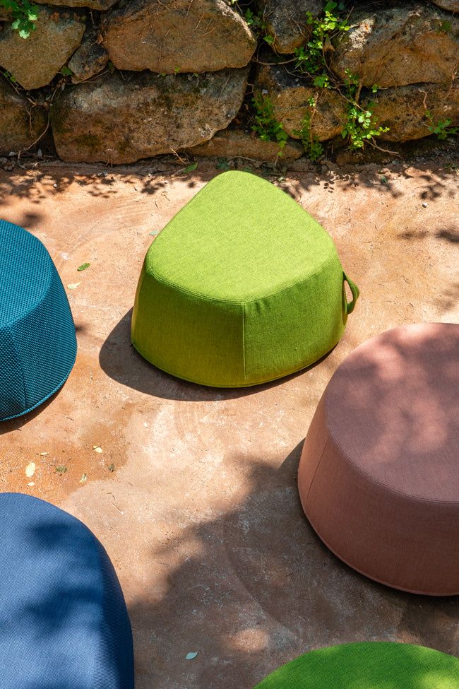 PAVÉ PEBBLE SMALL outdoor pouf by isOnAir