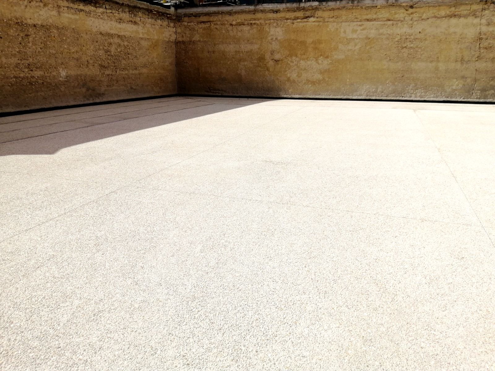Un calcestruzzo ad alto contenuto estetico per il cortile interno dell’ex Biblioteca De Meis a Chieti by Italcementi