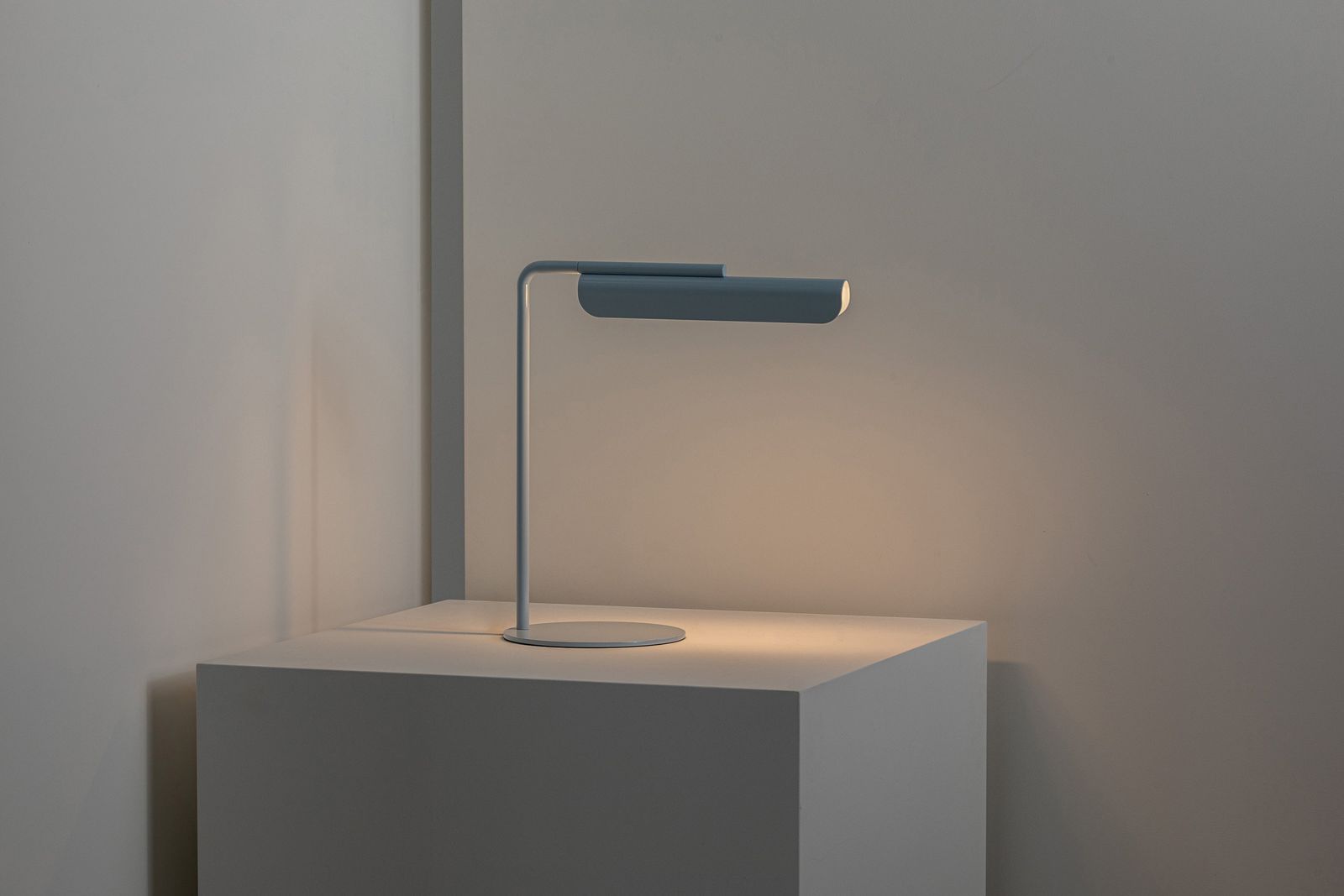 Louey Table Light Reef by Jardan